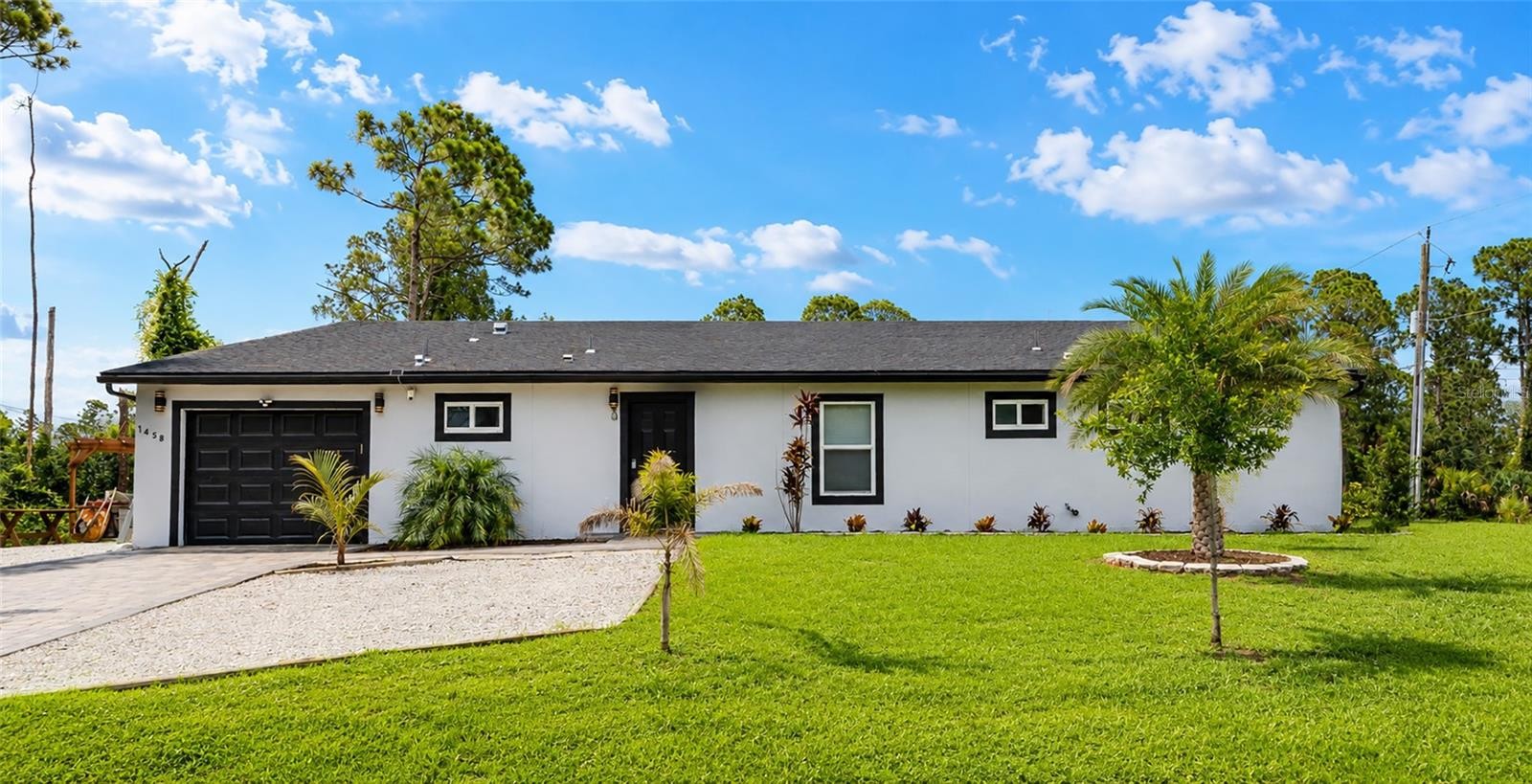 1458 E HALLMARK BLVD