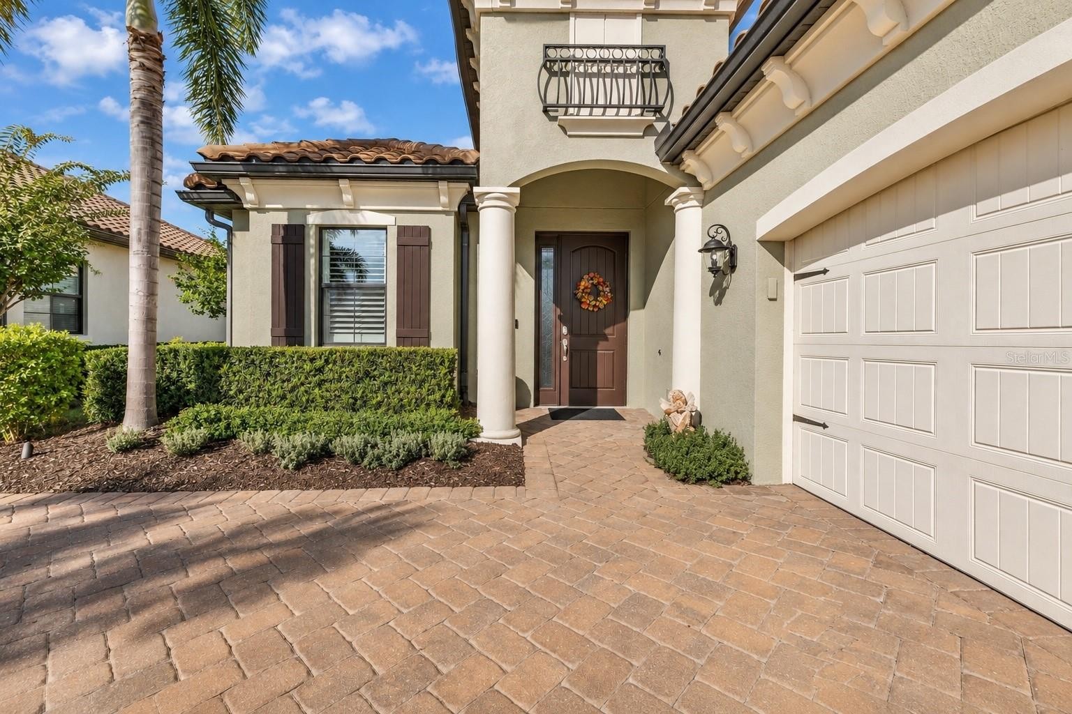 16422 HILLSIDE CIR