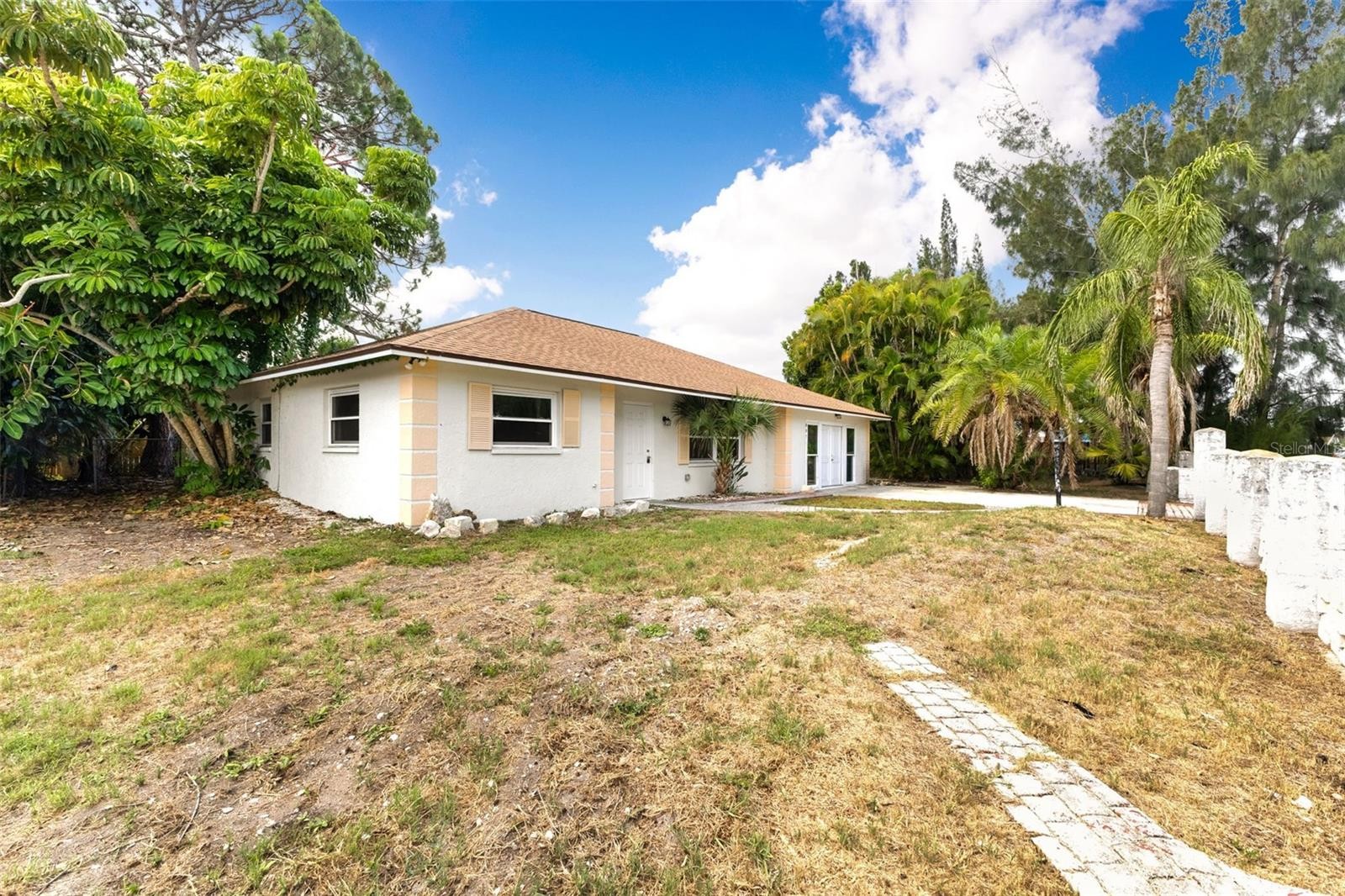 887 LEEWARD RD