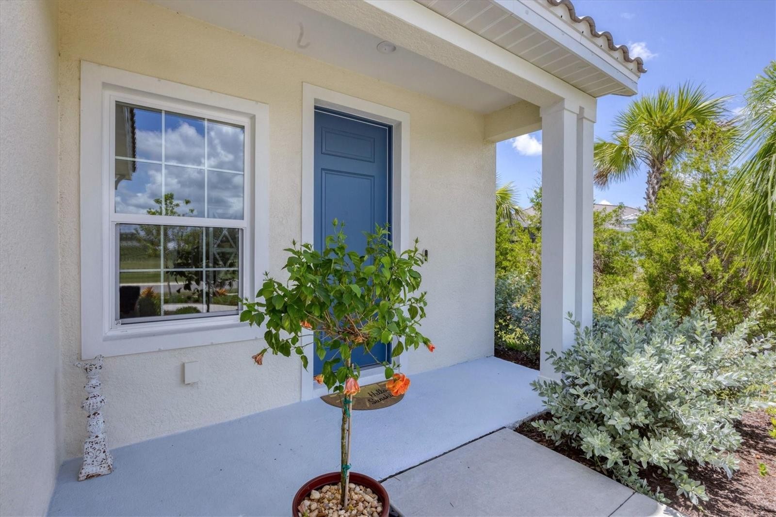 9924 CRYSTAL ISLES CIR