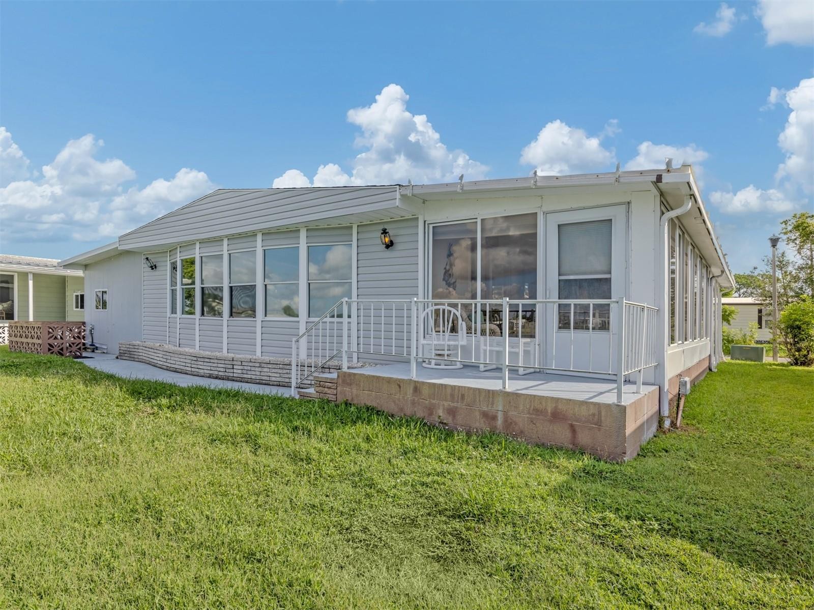 97 LAKEVIEW DR