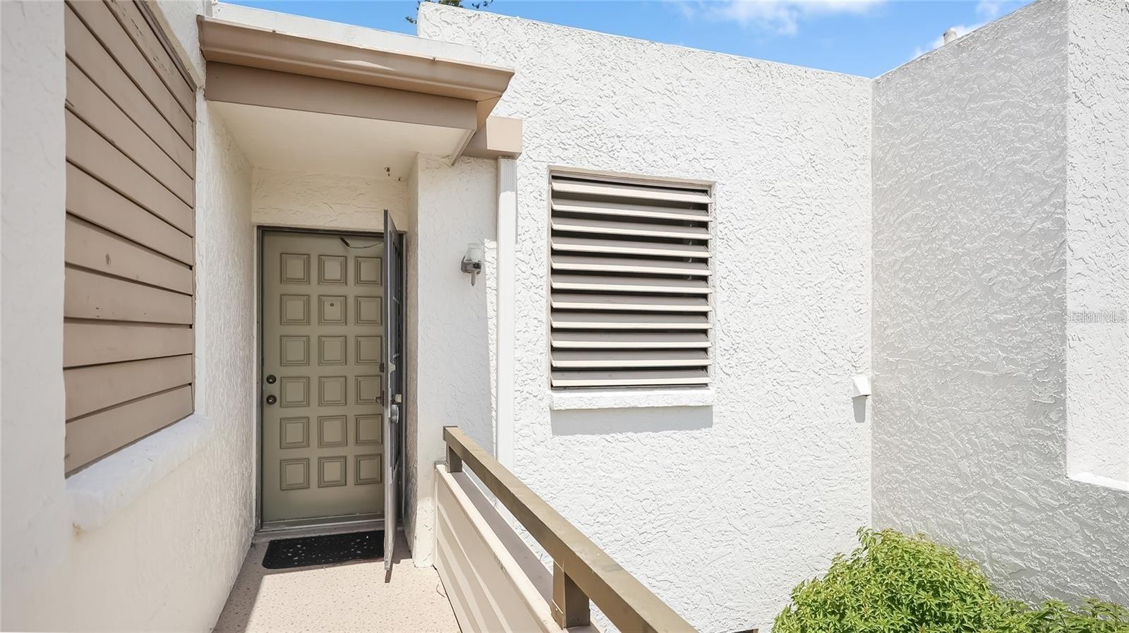 303 SPRINGDALE DR #303