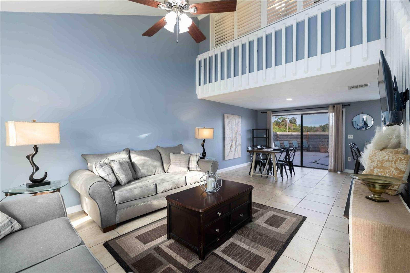 5211 CEDAR HAMMOCK CT