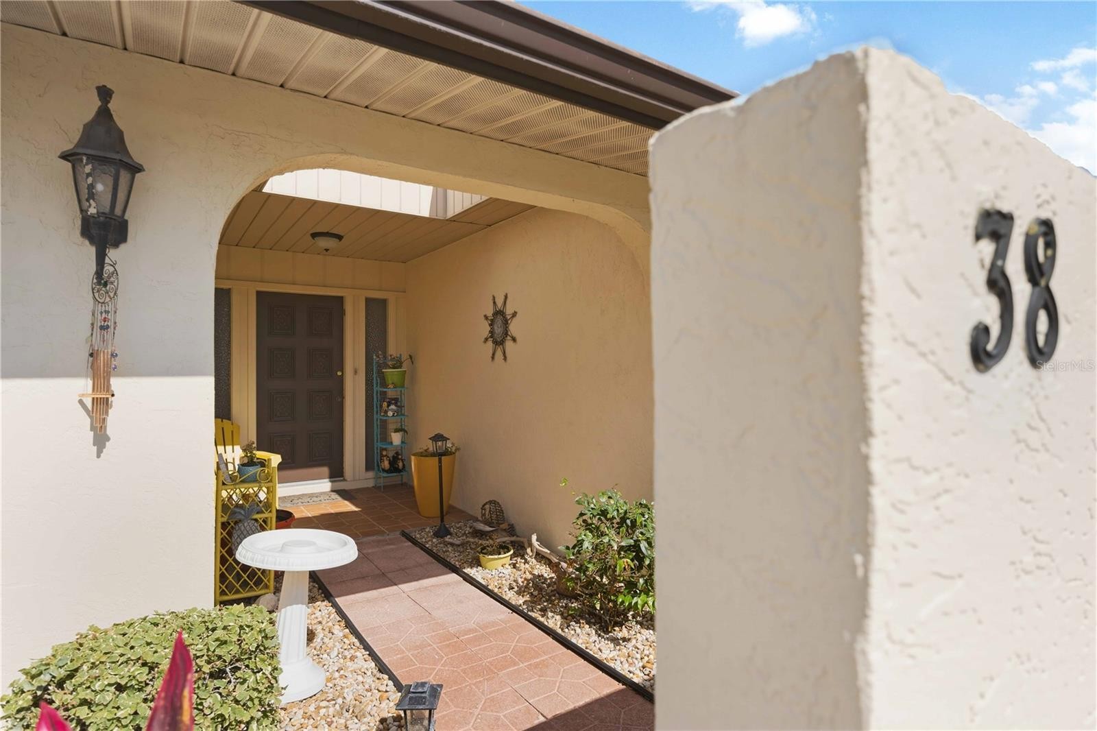 38 PEBBLE ROCK DR