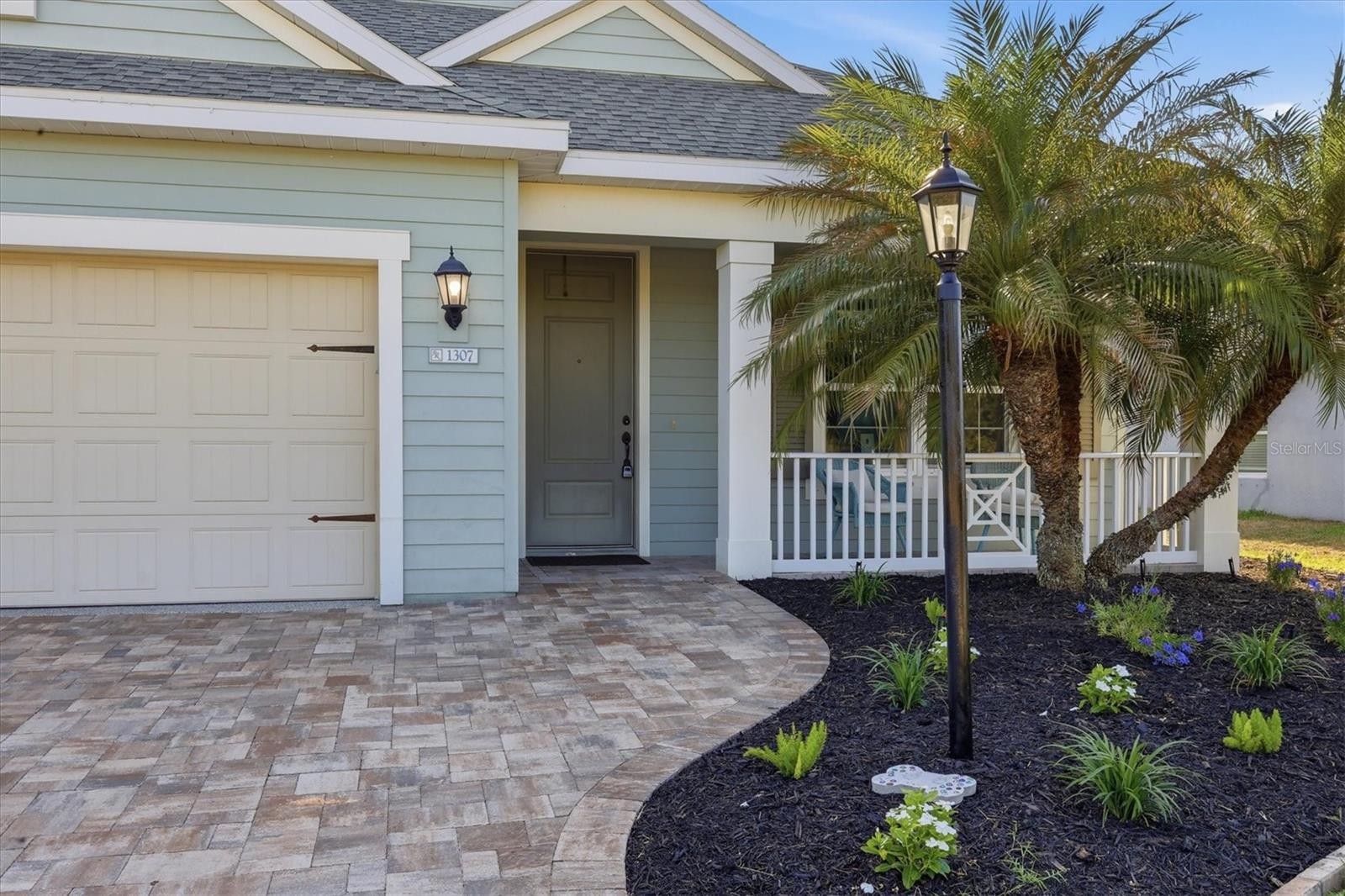1307 THORNBURY DR