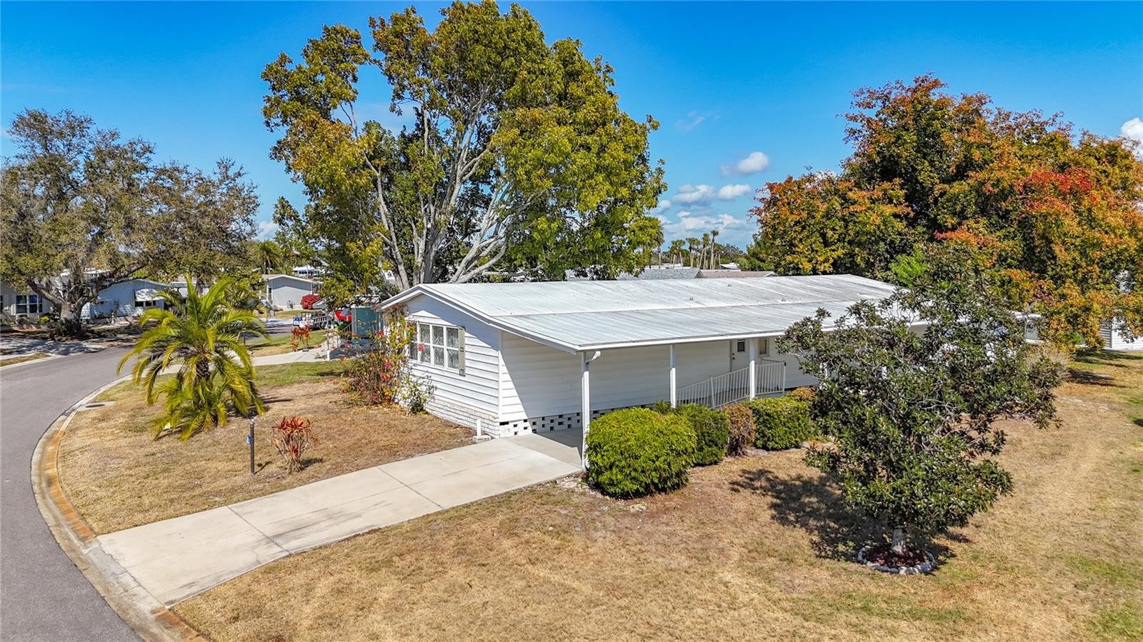 8430 IMPERIAL LAKE CIR