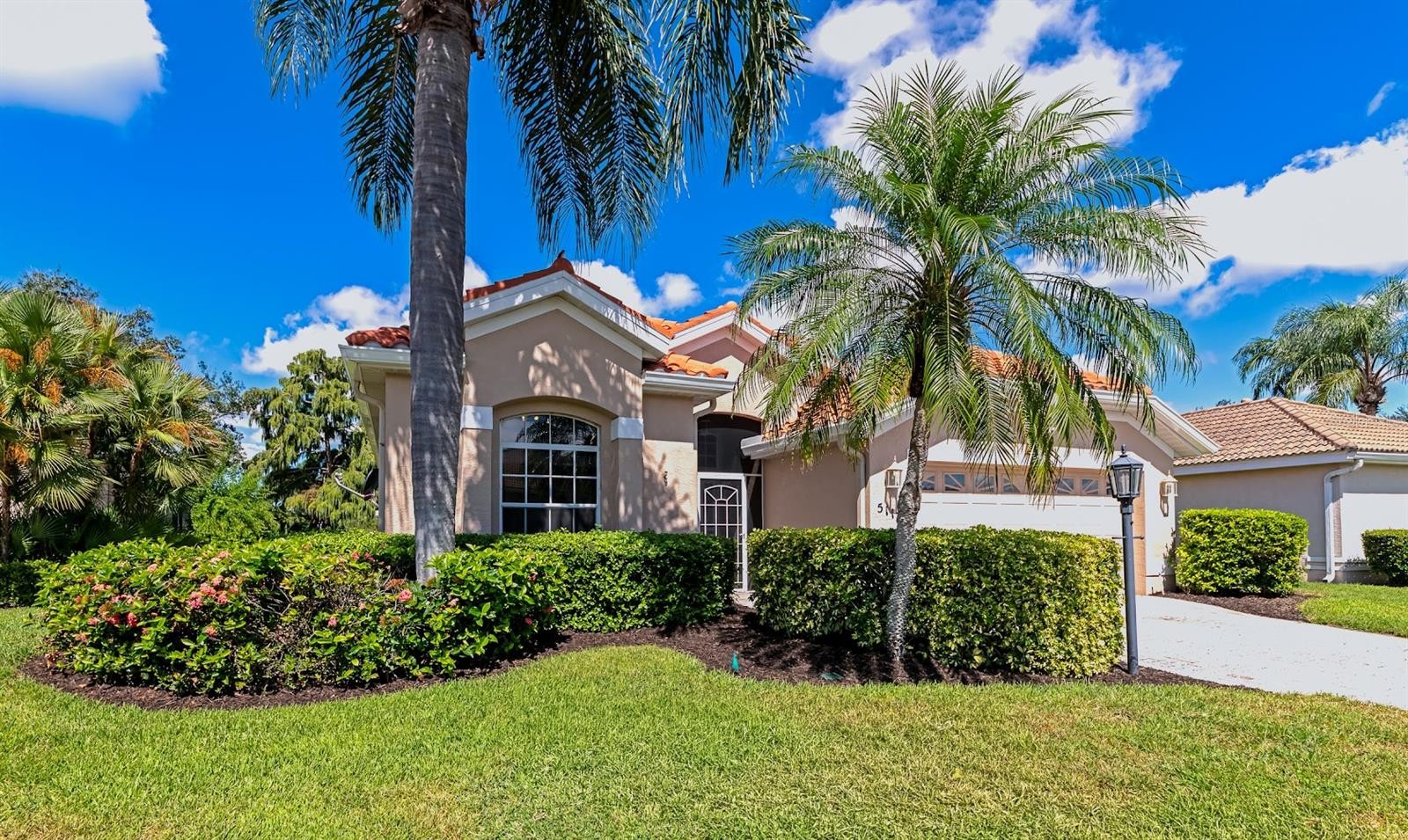 5113 FLAGSTONE DR