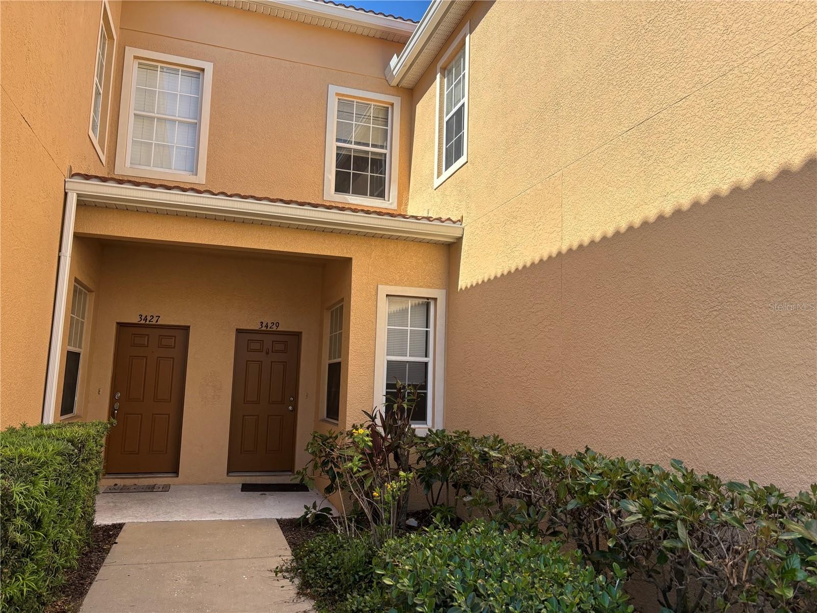 3429 PARKRIDGE CIR #19-103