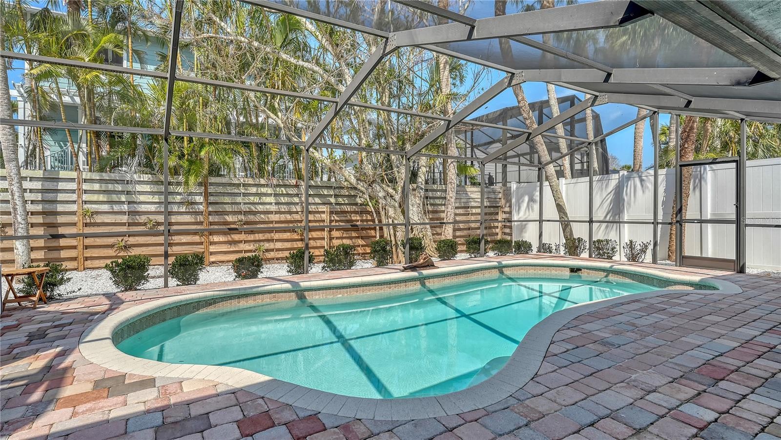 734 BIRDSONG LN