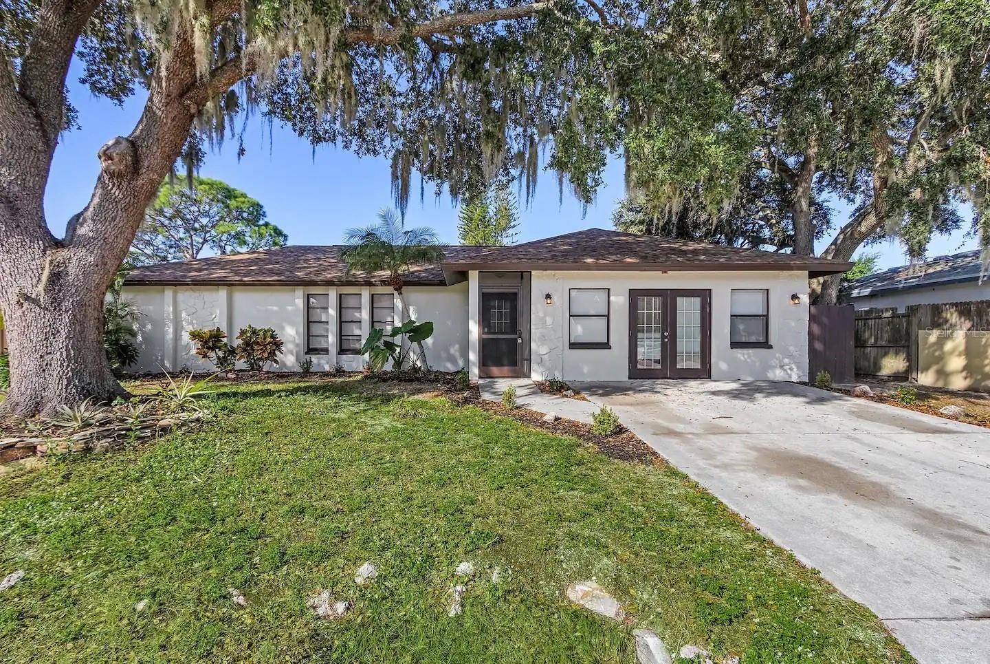 4218 Berkshire Dr Sarasota Florida 34241