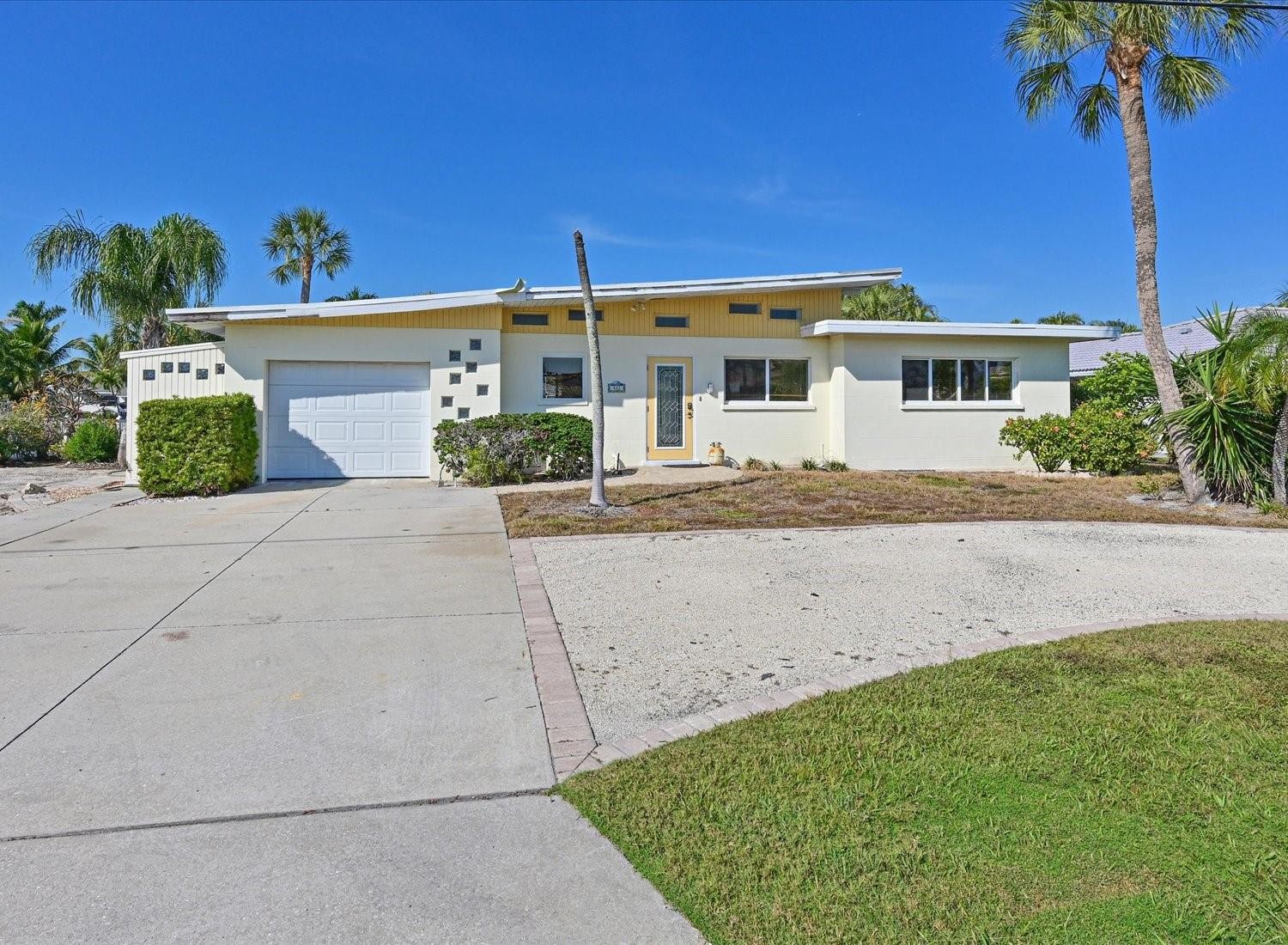 512 KEY ROYALE DR