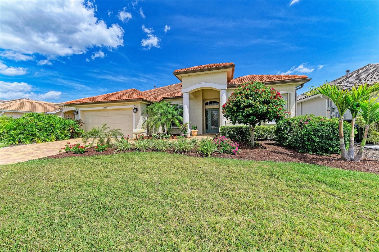1920 COCONUT PALM CIR