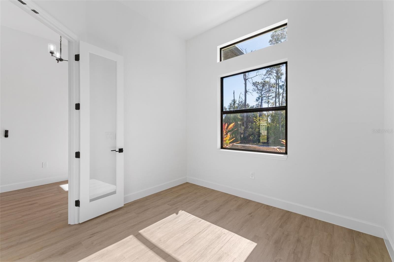 1566 KNOTTY PINE AVE