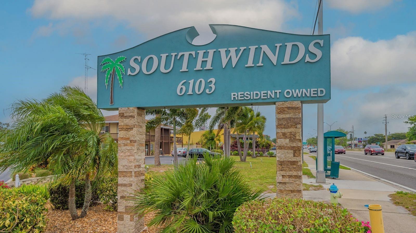 251 SOUTHWINDS DR