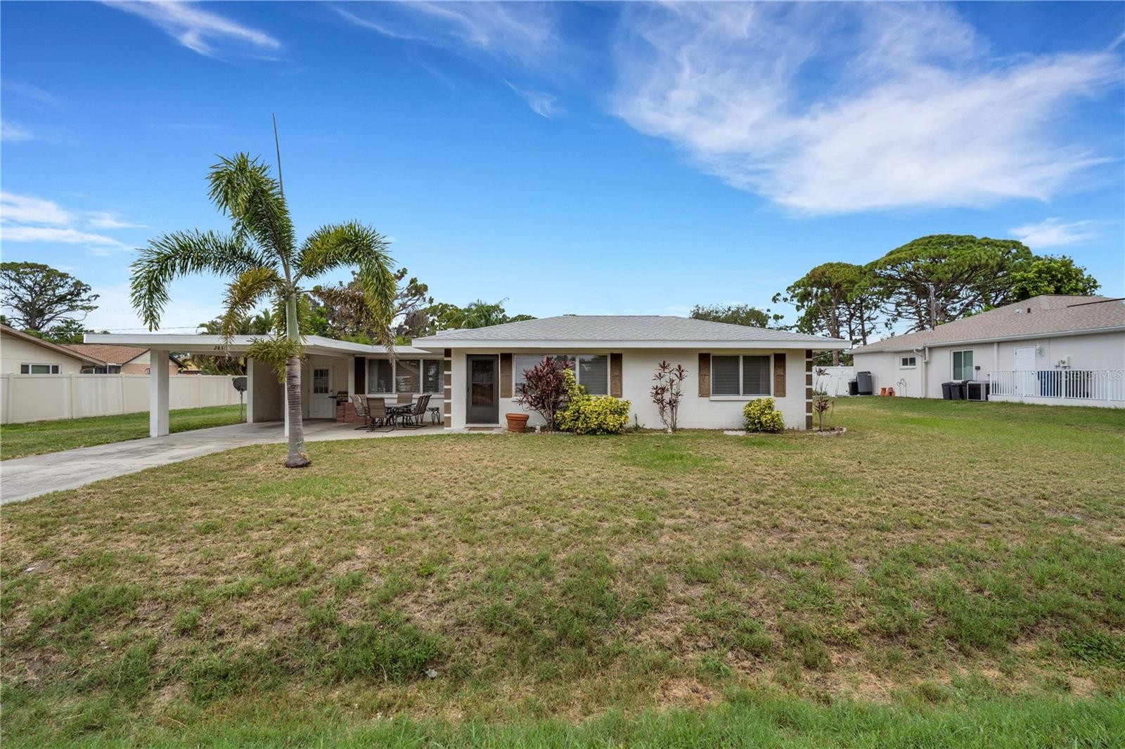 2830 SIESTA DR