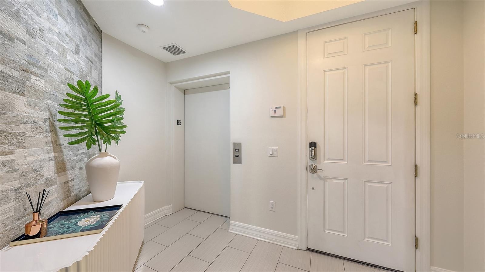 1921 MONTE CARLO DR #302