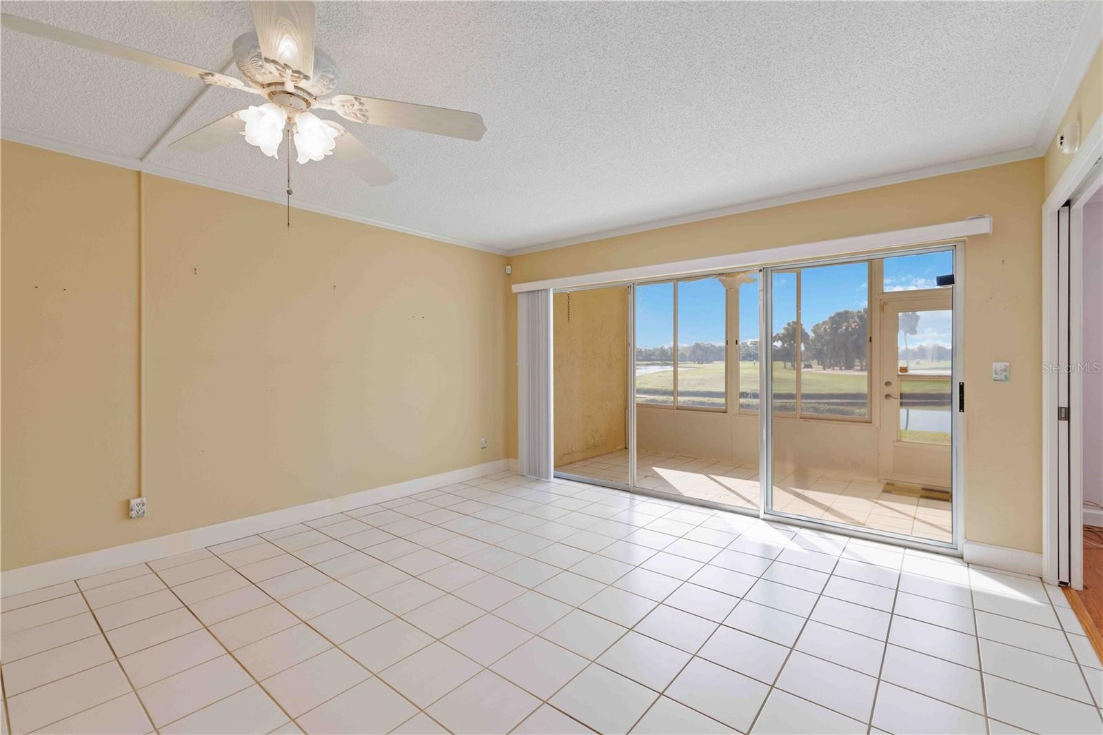 6999 W COUNTRY CLUB DR N #125