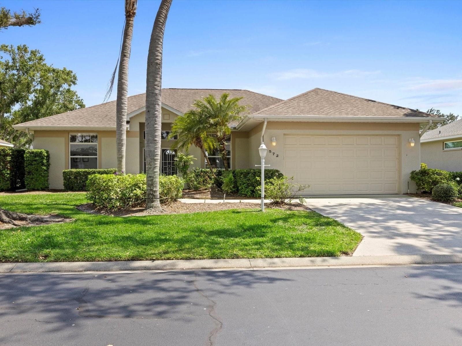 572 CATALINA ISLES CIR