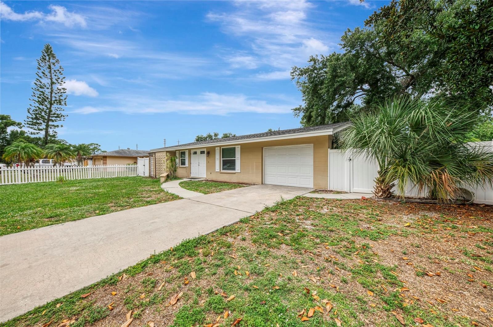 1110 CARMELLA CIR