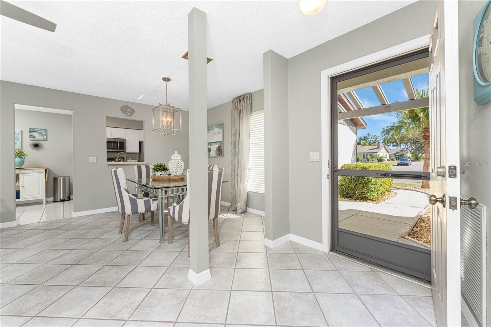 607 DEERWOOD AVE #607