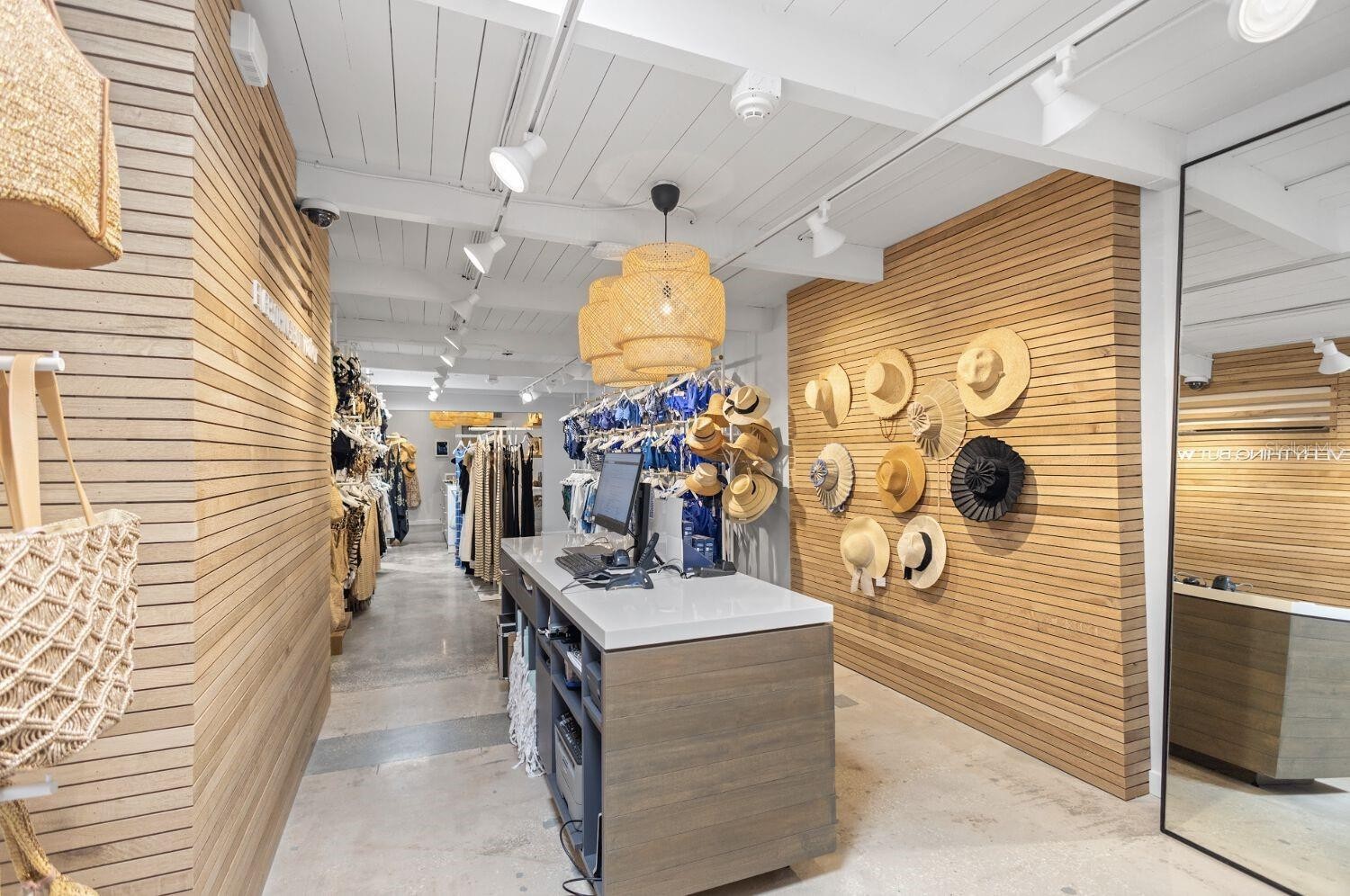 331 JOHN RINGLING BLVD #101