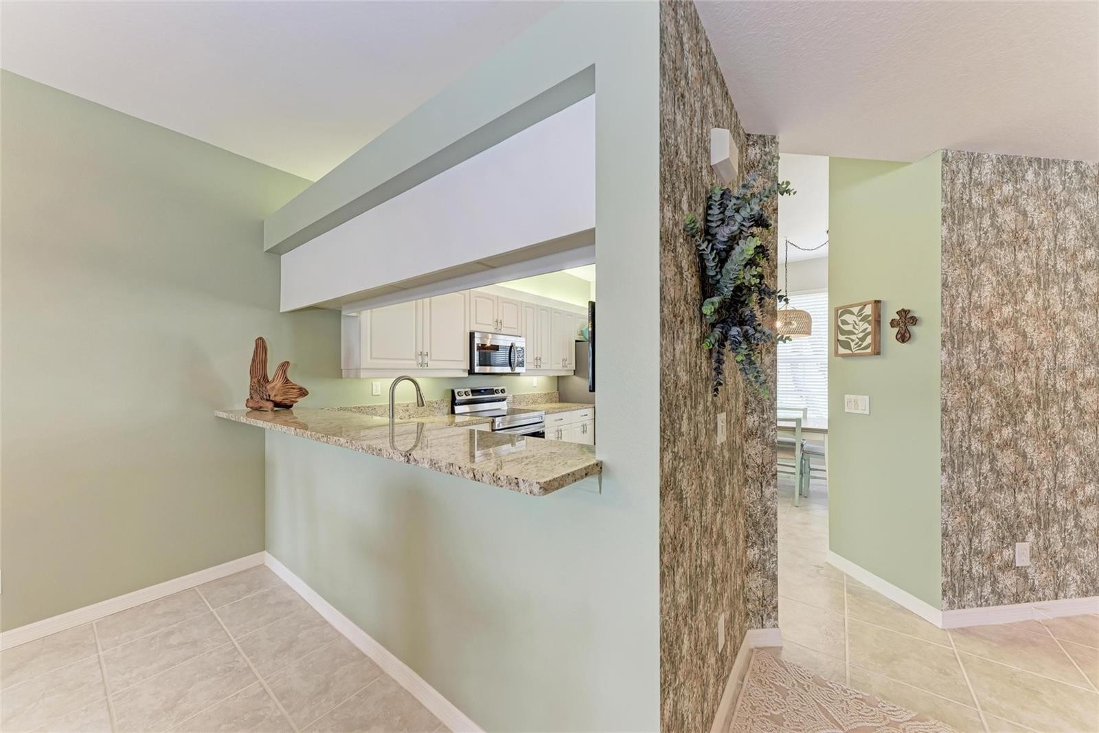 119 WOODBRIDGE DR #103