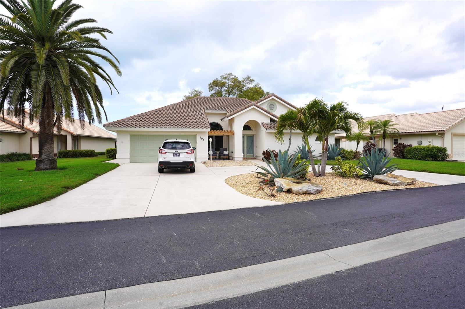 204 CARRIAGE HOUSE LN #204