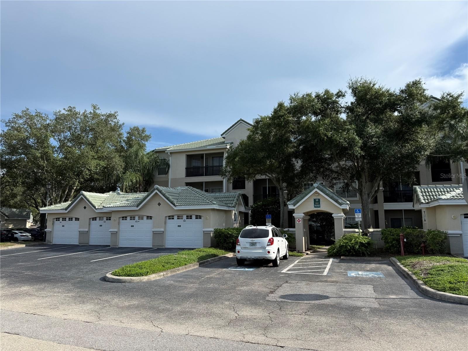 5152 NORTHRIDGE RD #202