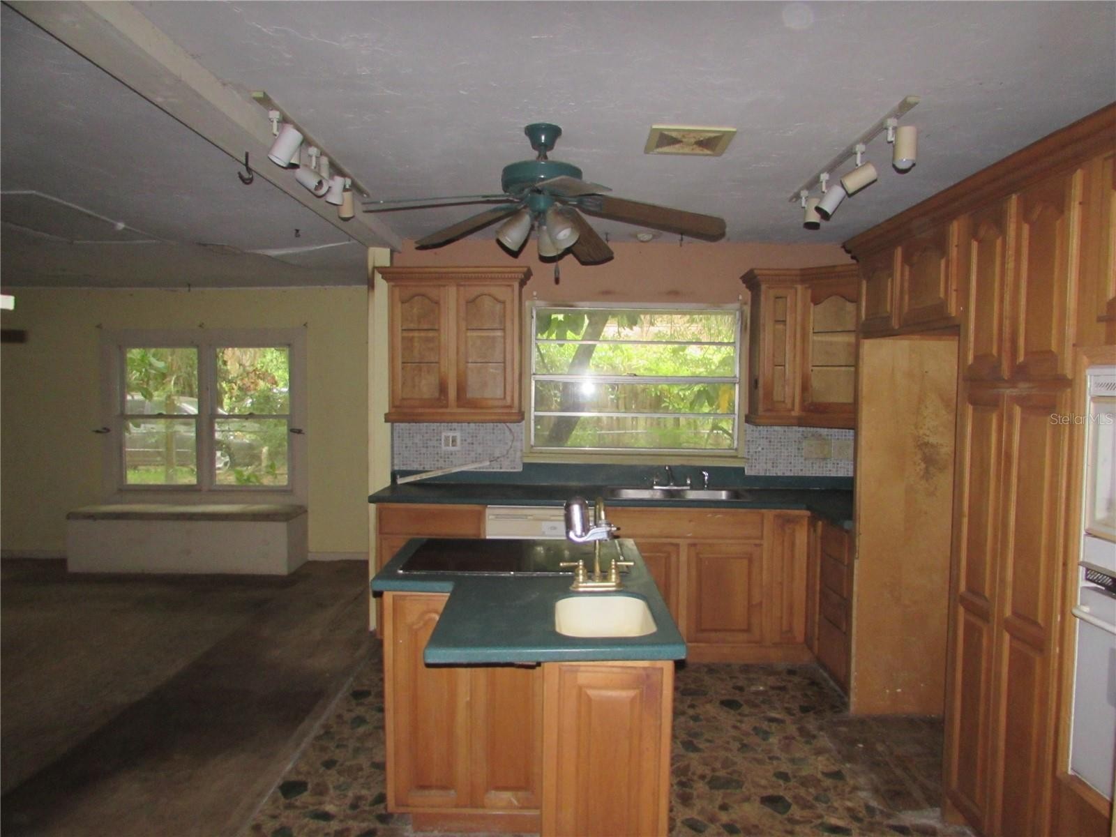 4949 DOROTHY AVE