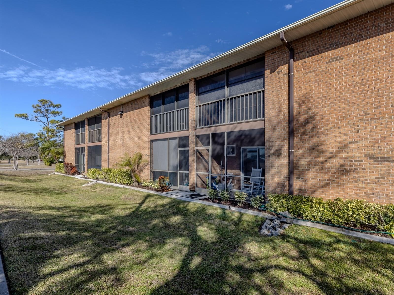 217 AIRPORT AVE W #216