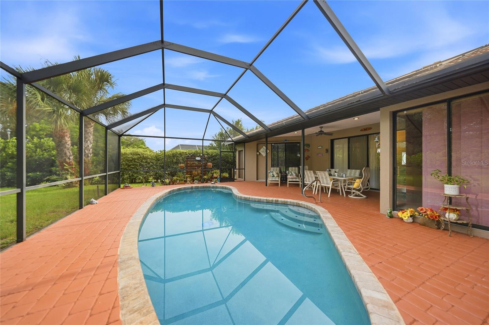 549 SILK OAK DR