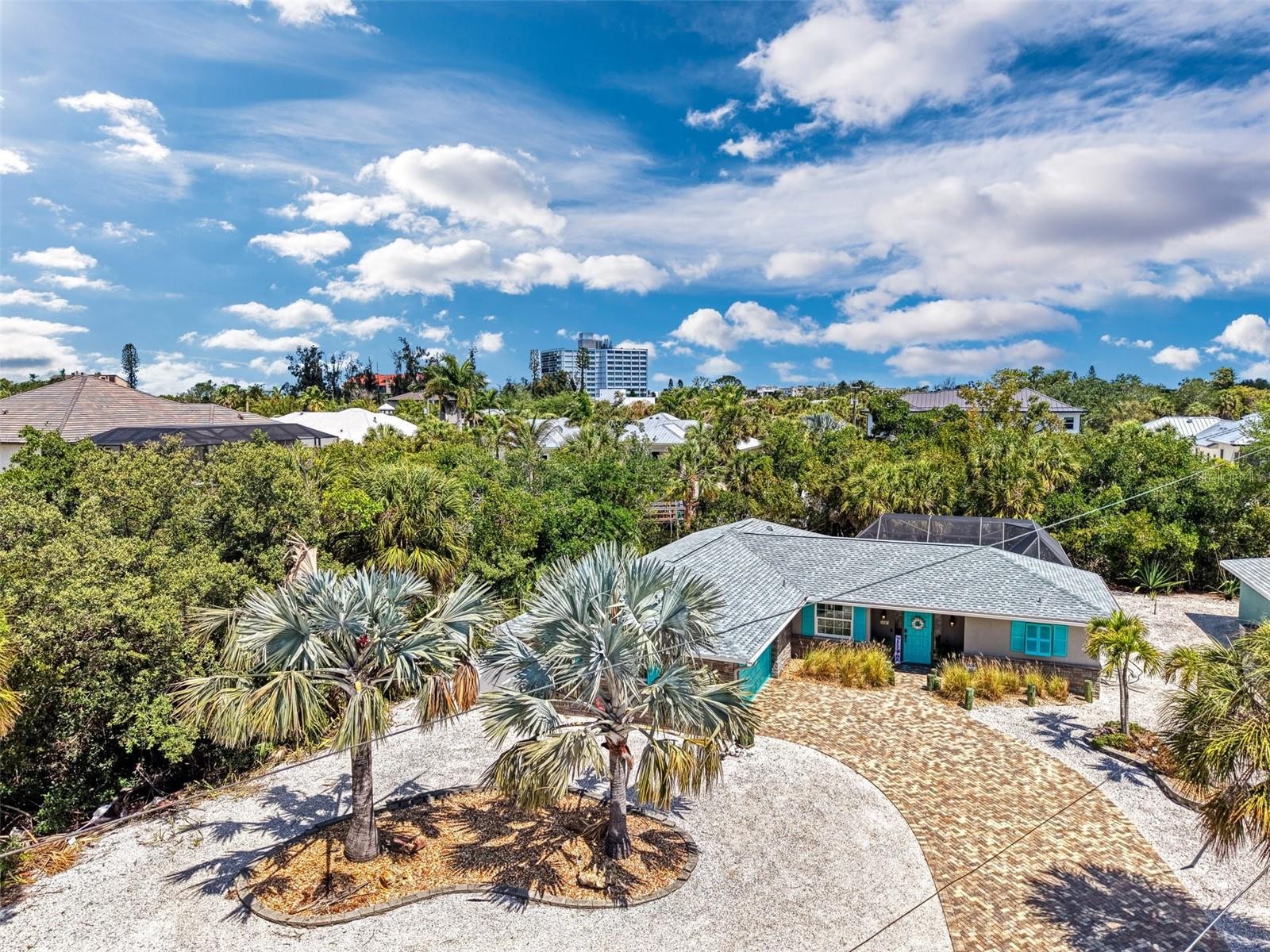 307 AVENIDA DE PARADISIO