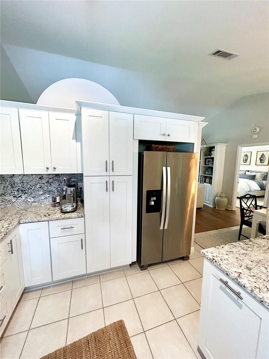 1689 ALTA VISTA ST