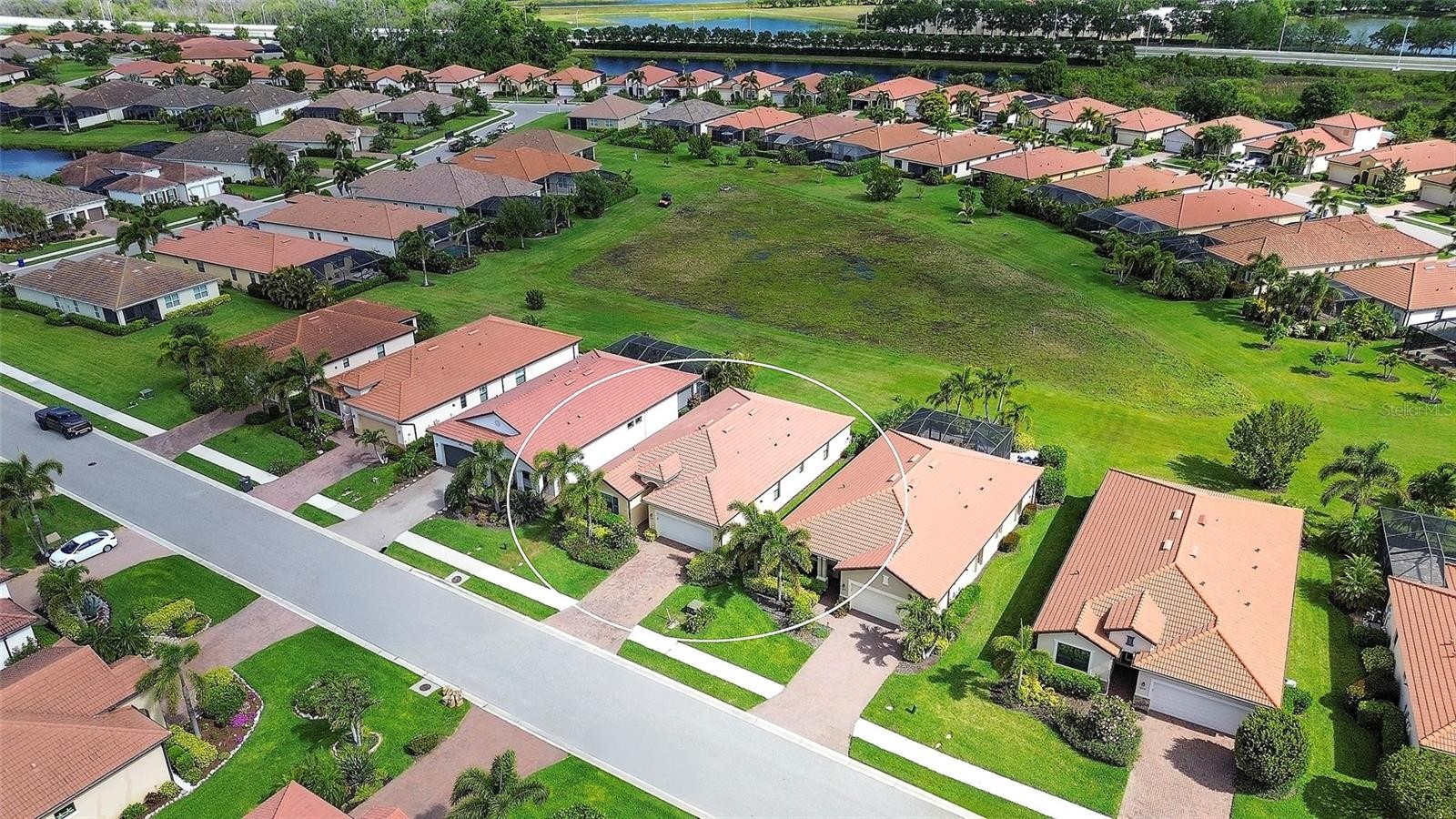 10221 LOCH LOMOND DR