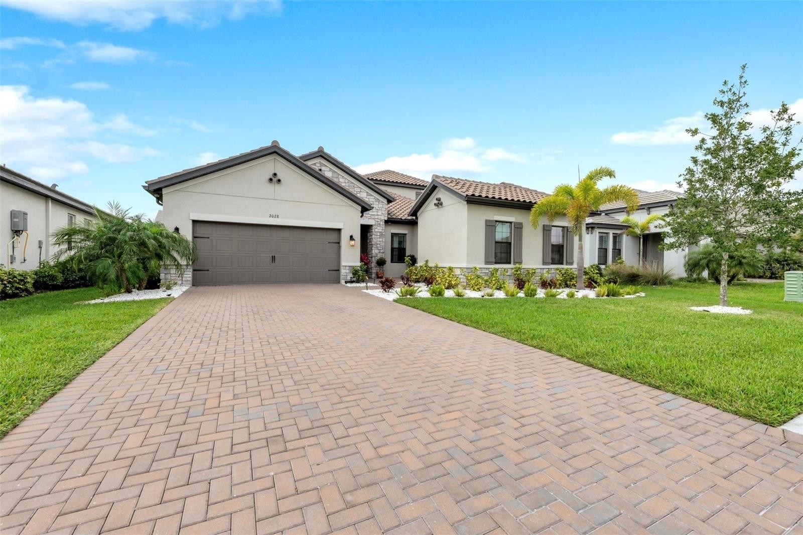 2028 WOODLEAF HAMMOCK CT