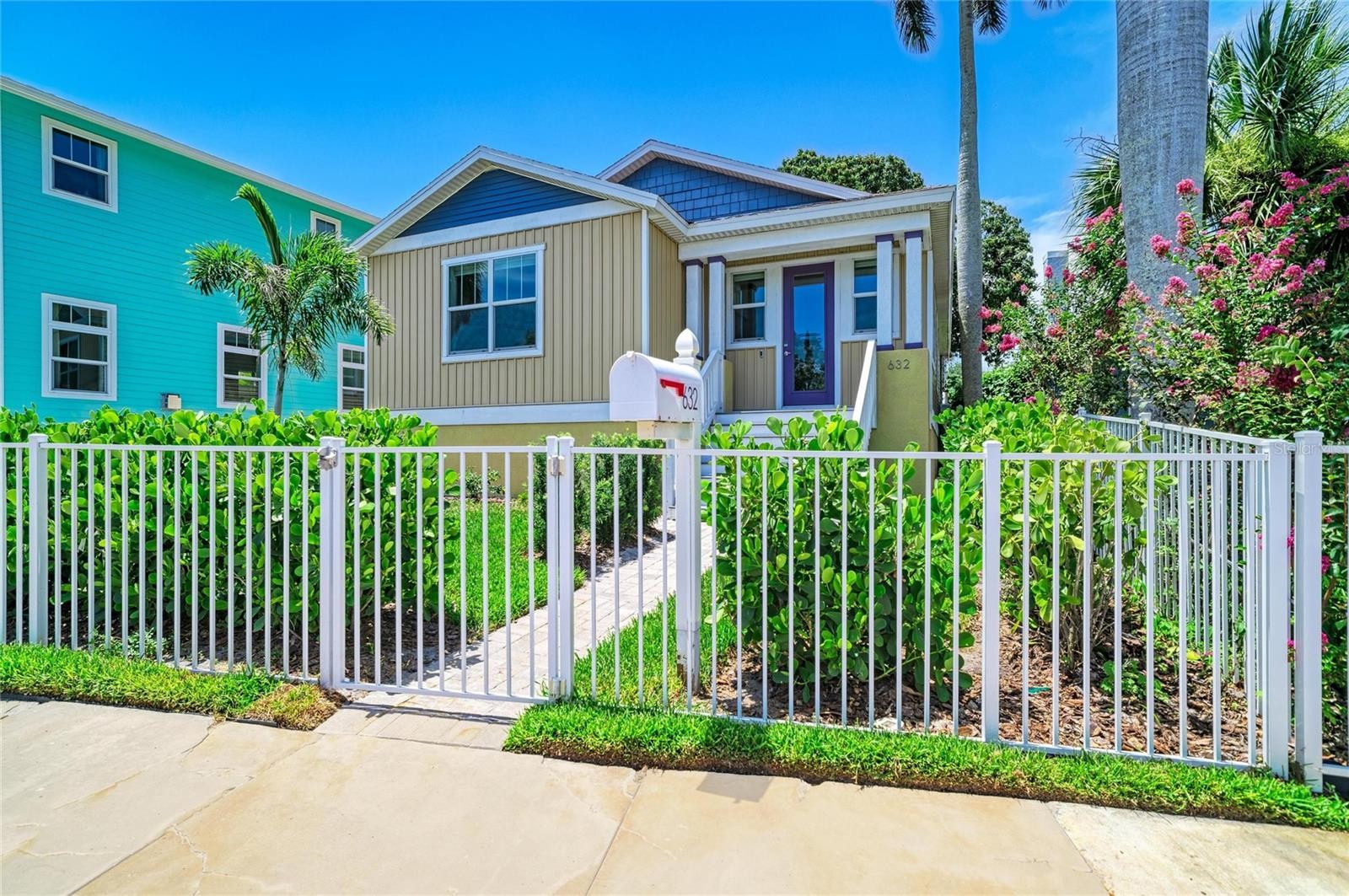 632 VIRGINIA DR