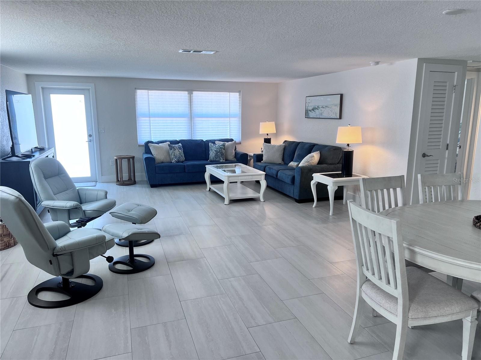 6154 MIDNIGHT PASS RD #B06