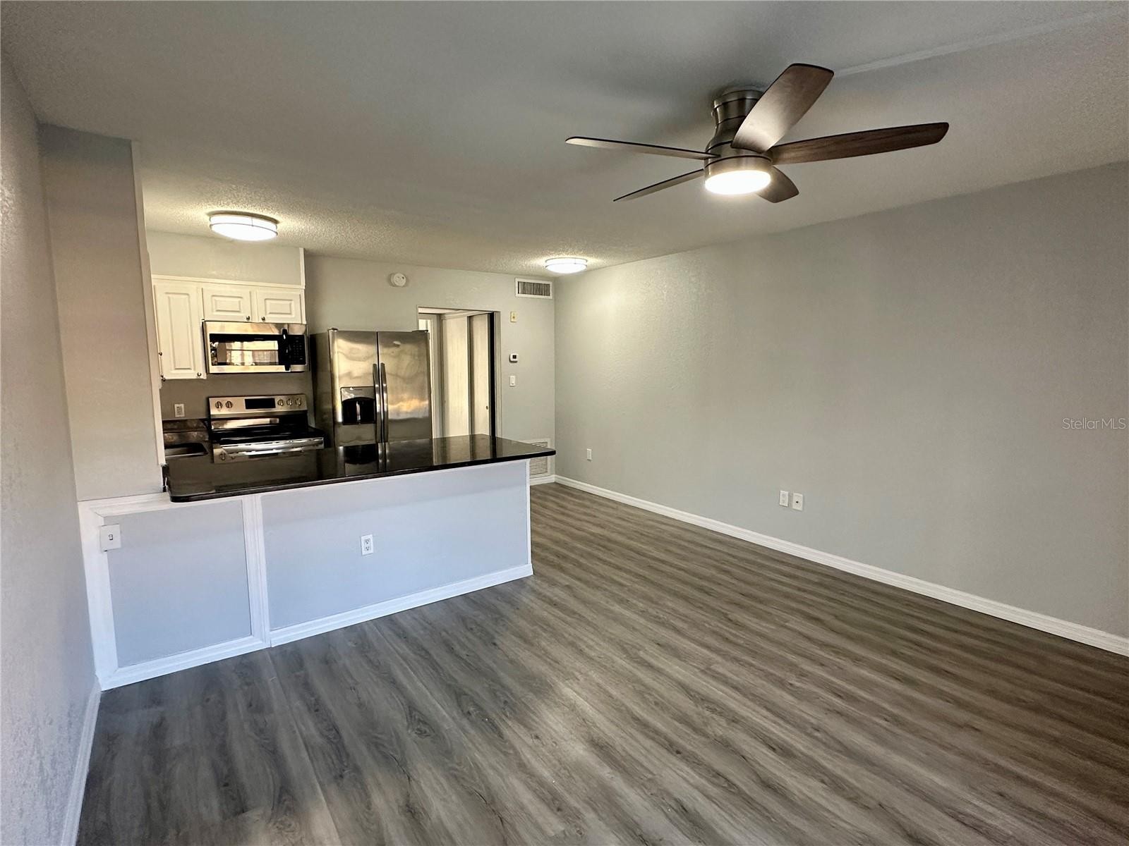 1860 PHILLIPPI SHORES DR #2B