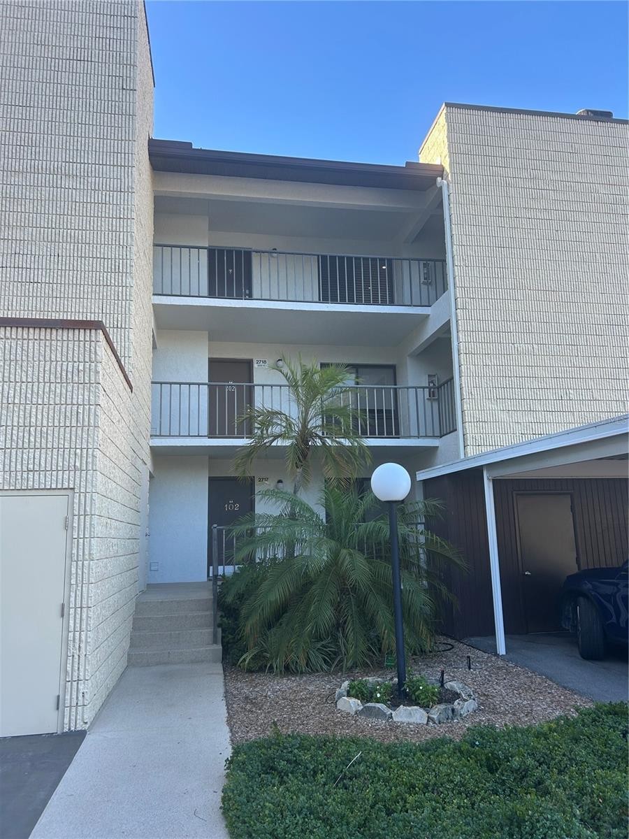 2718 ORCHID OAKS DR #C202