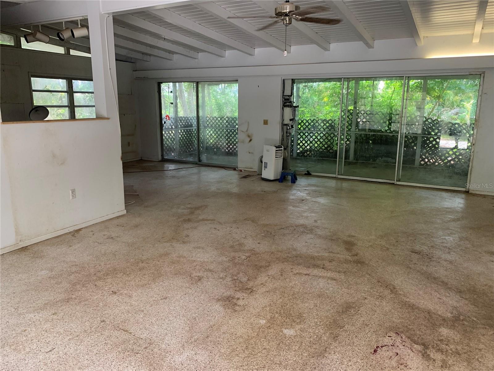 2448 FOSTER LN