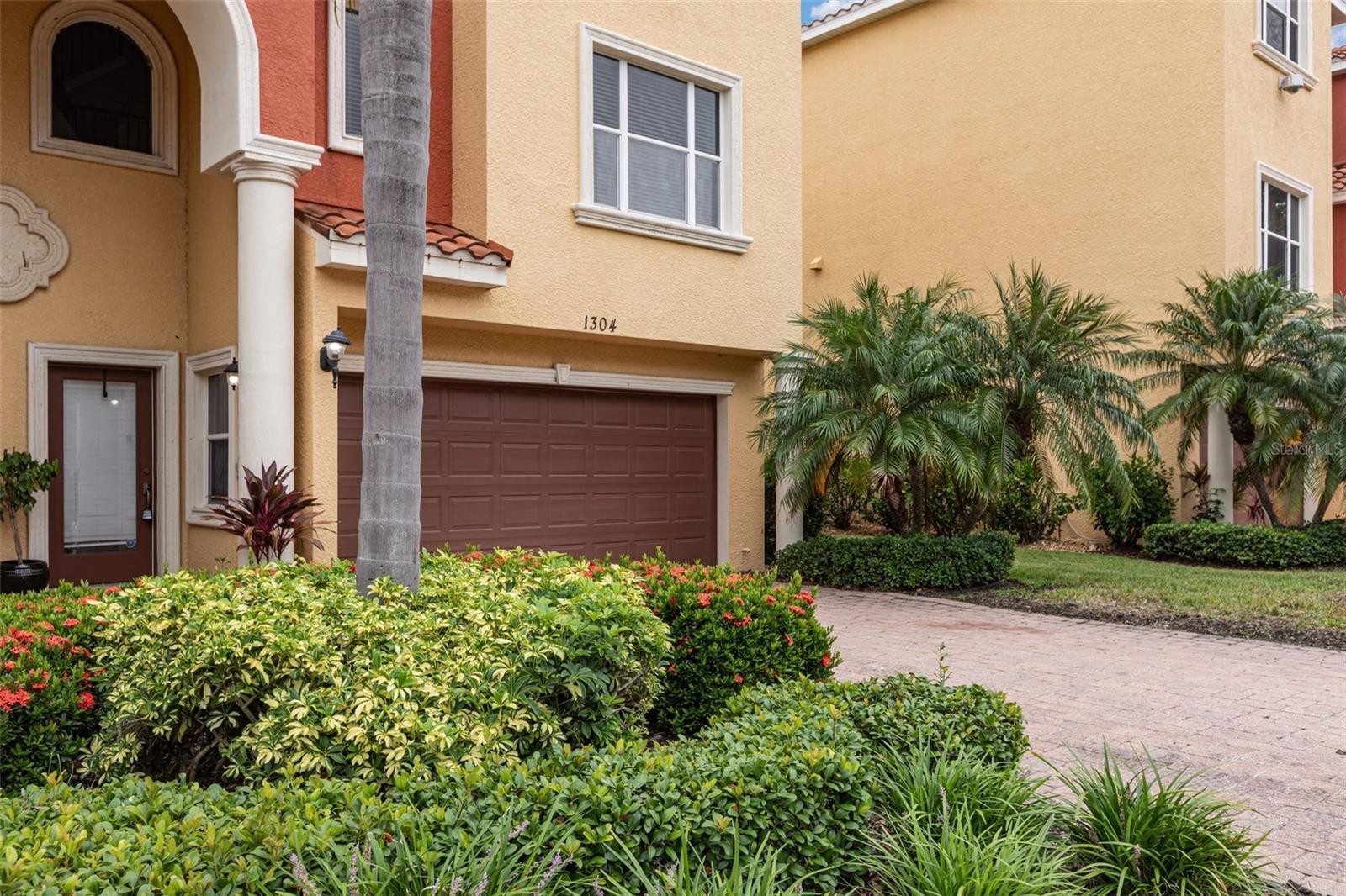 1304 3RD STREET CIR E