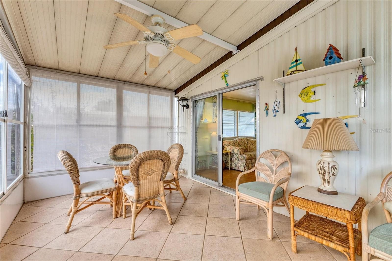 24 S EASTER ISLAND CIR