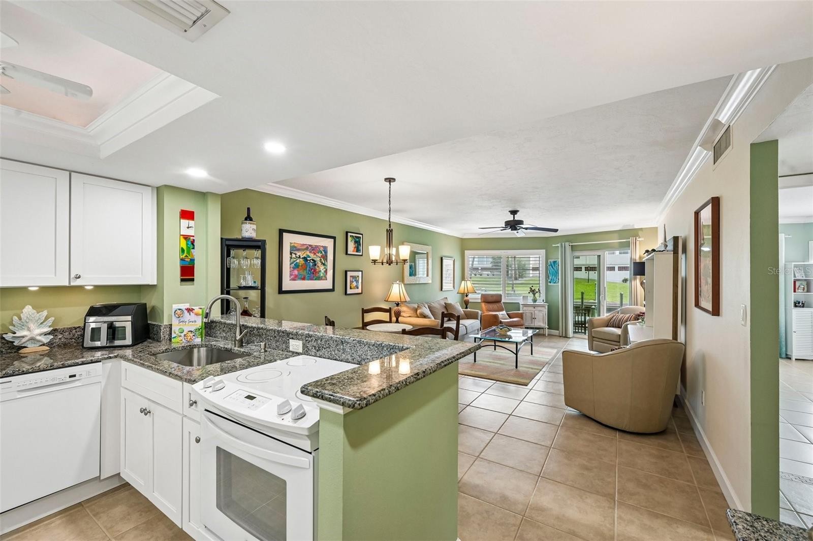 1300 N PORTOFINO DR #105