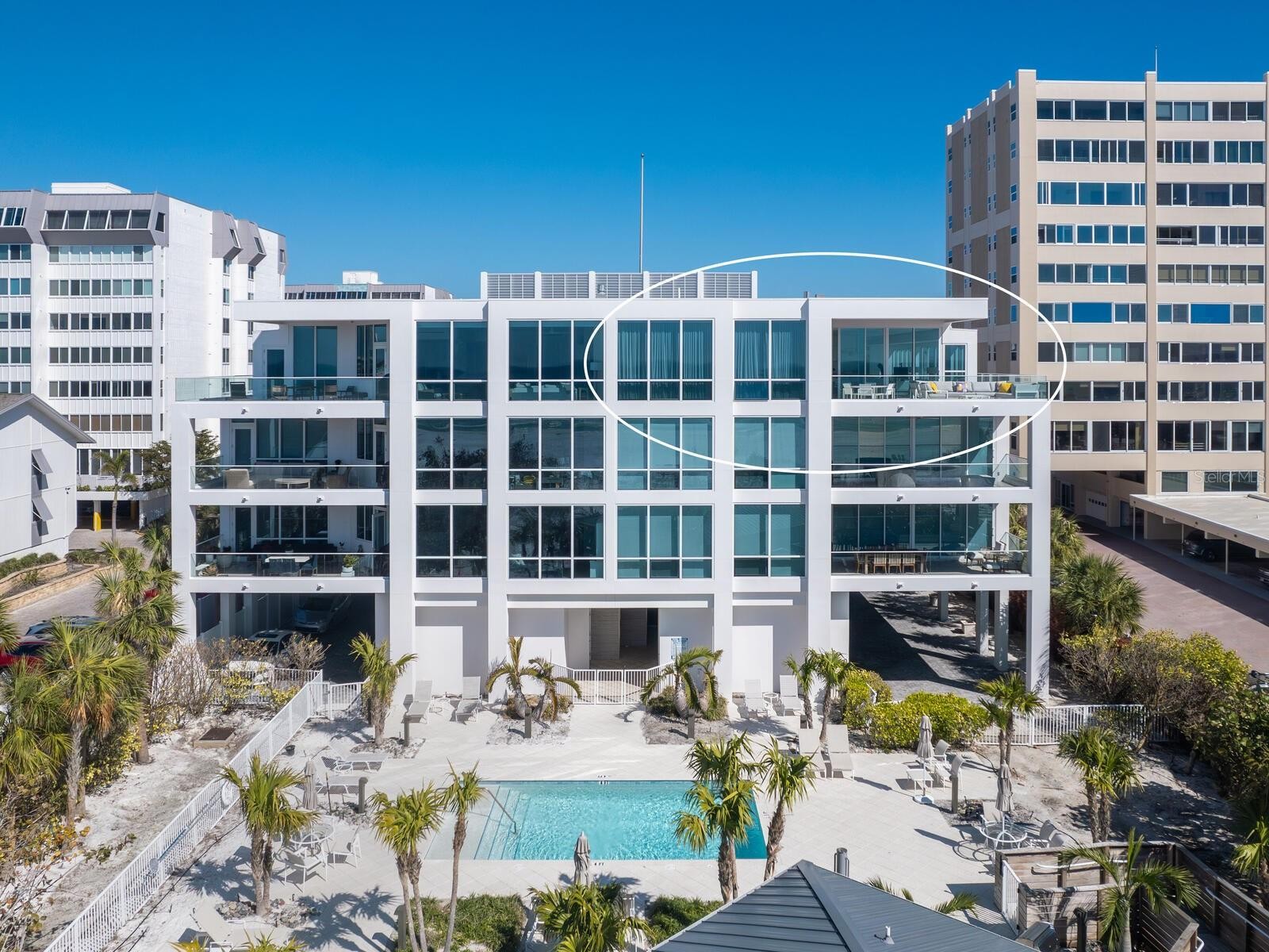 6100 MIDNIGHT PASS RD #401