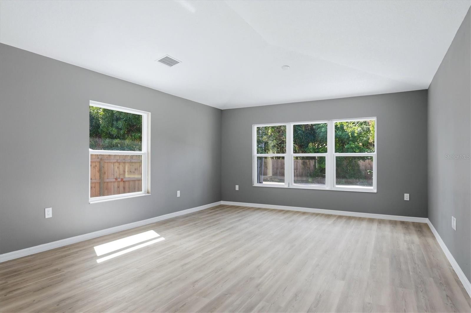 3908 WALNUT AVE