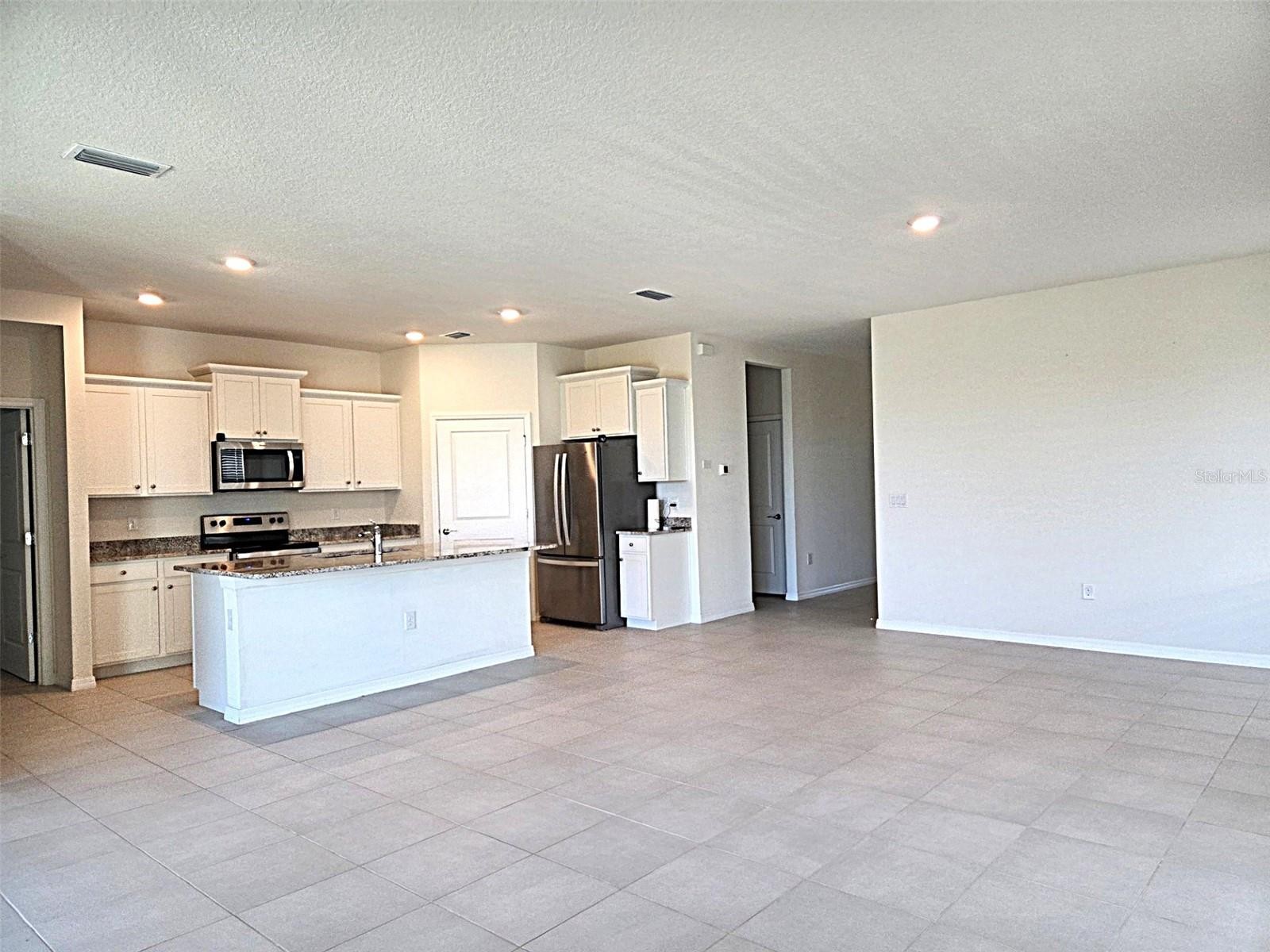 3908 MOSSY LIMB CT