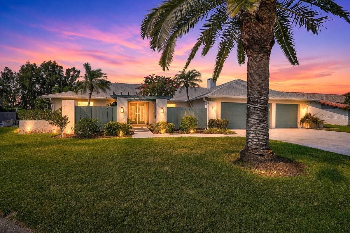 3842 TORREY PINES WAY