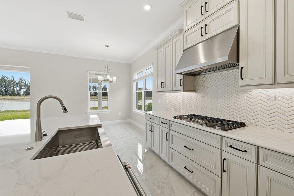 10280 SILENT NIGHT LN