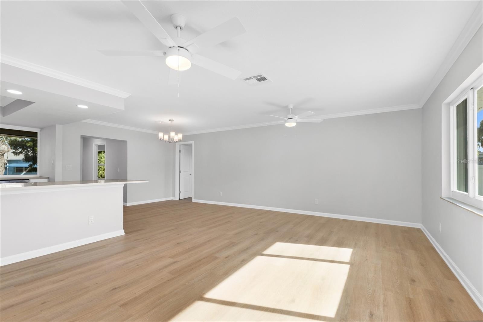 483 SUNNYSIDE DR