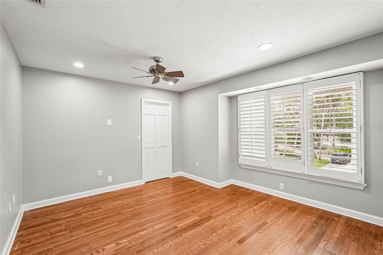1675 LANDINGS LN
